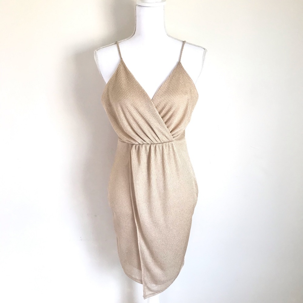🌻DISCOVERY asymmetrical gold dress - size M🌻